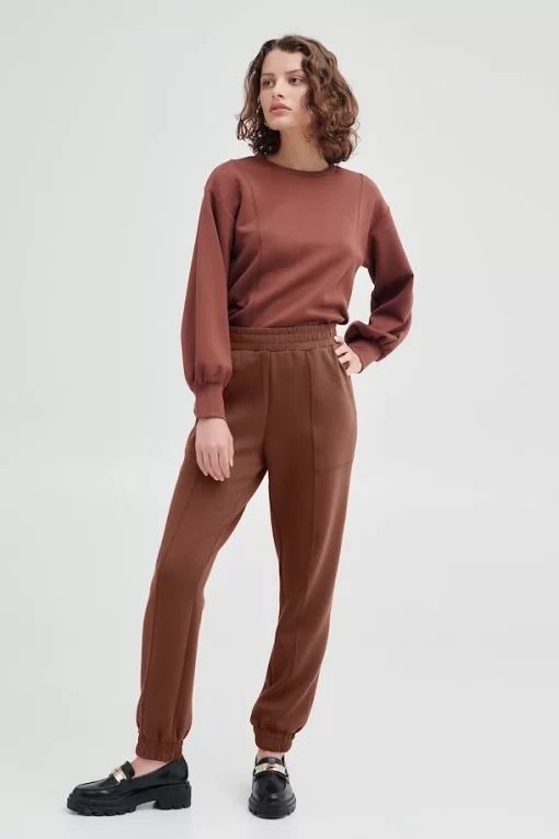 brunette casual pants