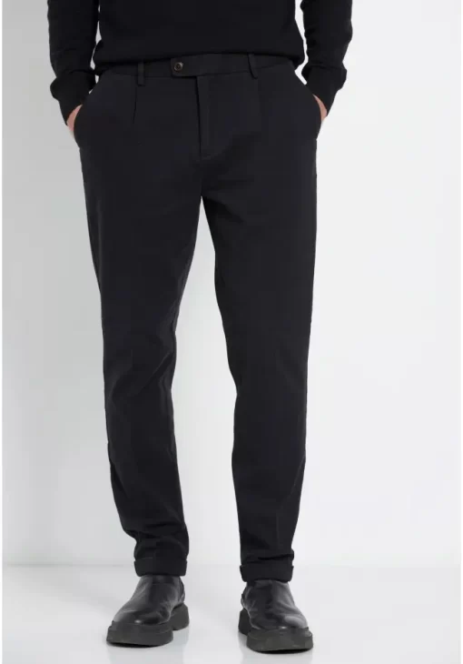 Chino παντελόνι με πιέτες MRM008 209 02 Black