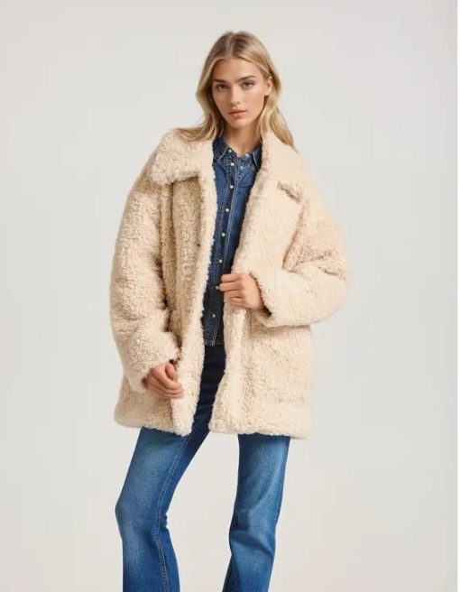 Loose fit faux fur jacket FBL010 123 01 Chalk